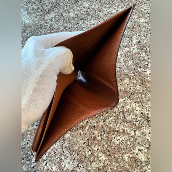 - Louis Vuitton, men's monogram, bifold, wallet, vintage - Picture 8 of 17